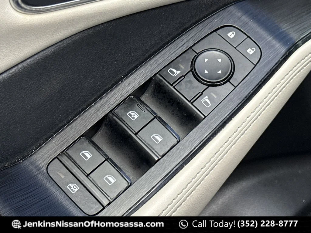 Used 2021 Blue Nissan SV image 31
