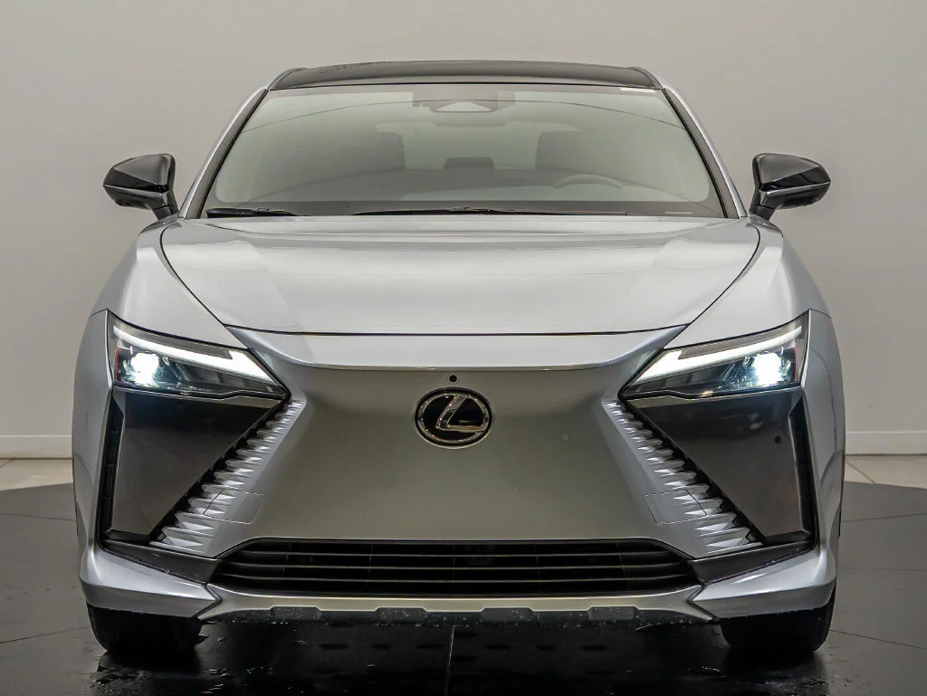 Certified Used 2024 IRIDIUM Lexus 300e Premium image 2