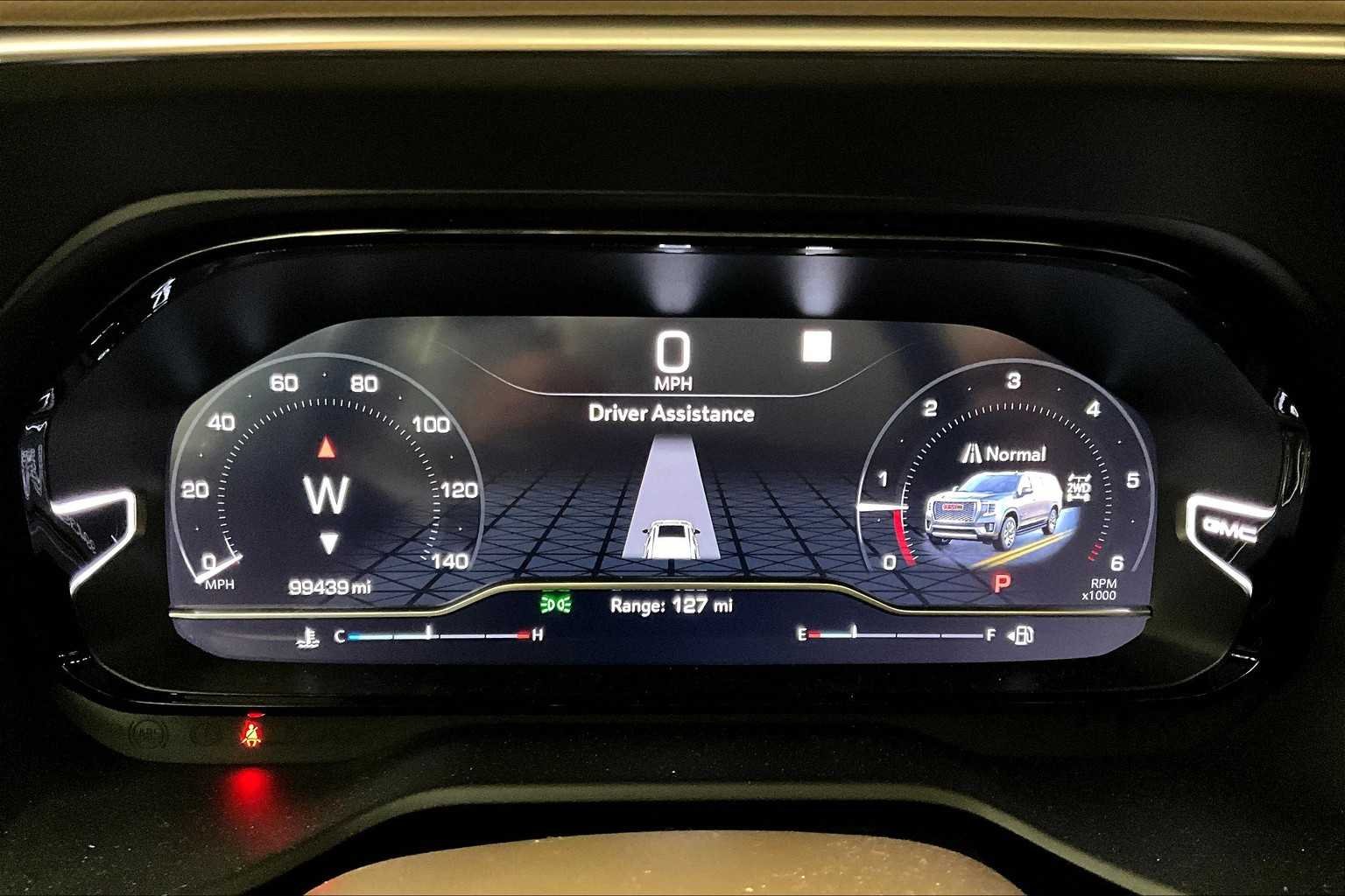 Used 2022 White Frost Tricoat GMC Denali image 25