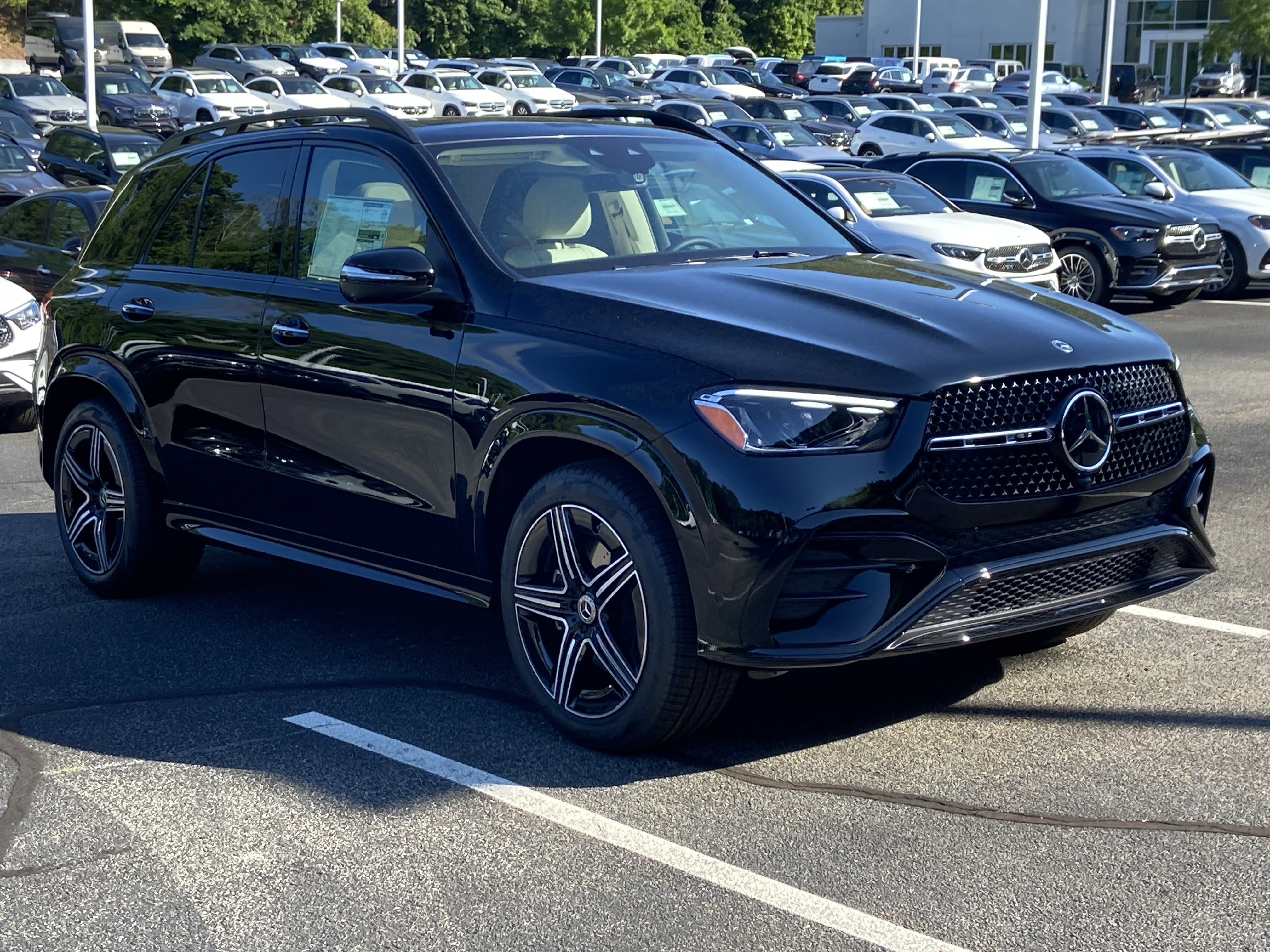 New 2026 Black Mercedes-Benz GLE 450 4MATIC® SUV image 4