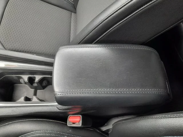 Used 2024 White Jeep Latitude image 25