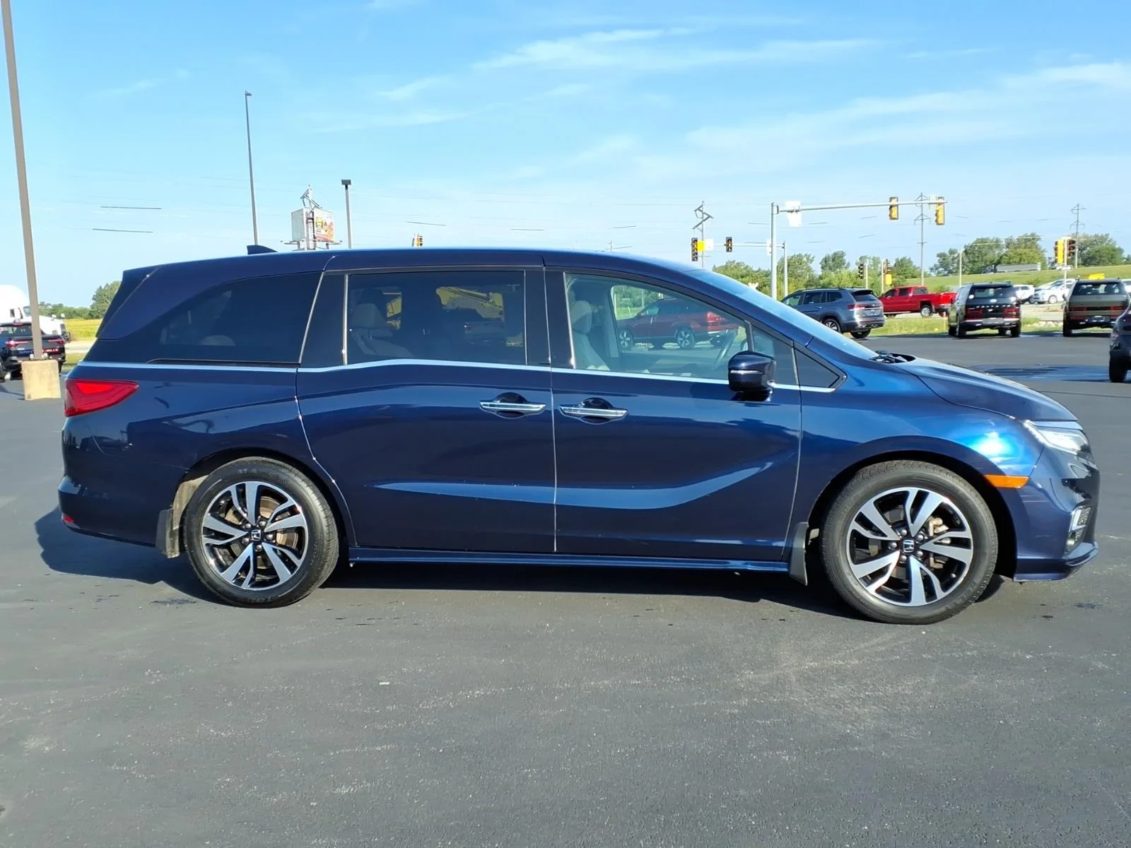 Used 2018 Obsidian Blue Pearl Honda Elite image 2