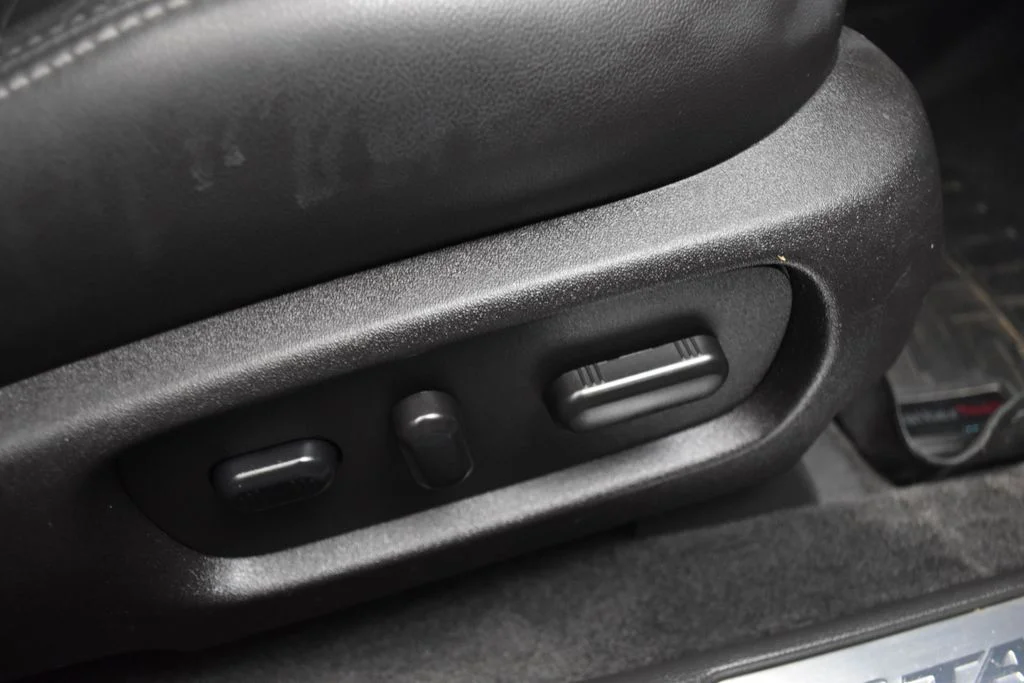 Used 2018 Gray Ford SHO image 27
