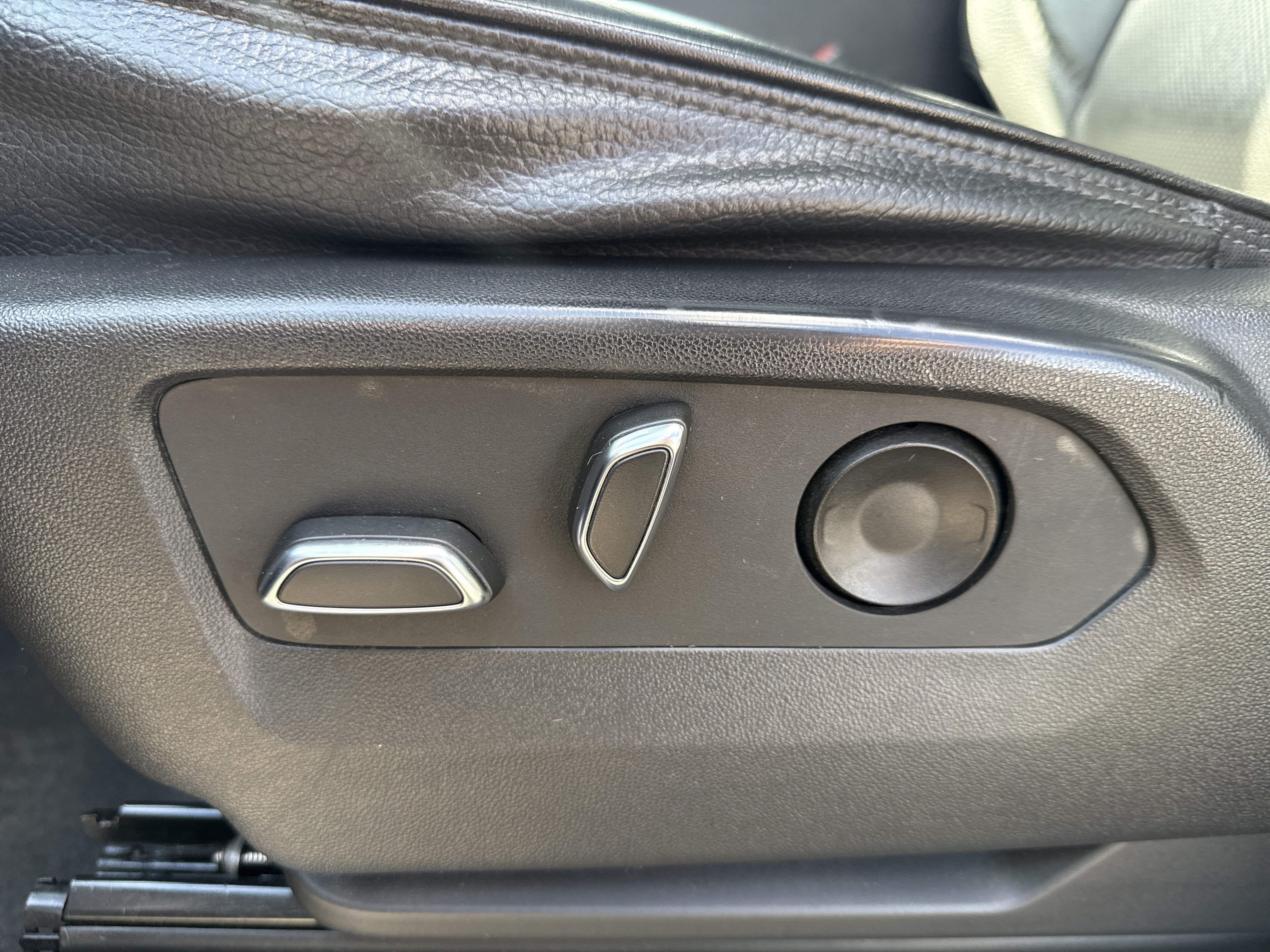 Used 2023 Onyx Black GMC Denali image 10