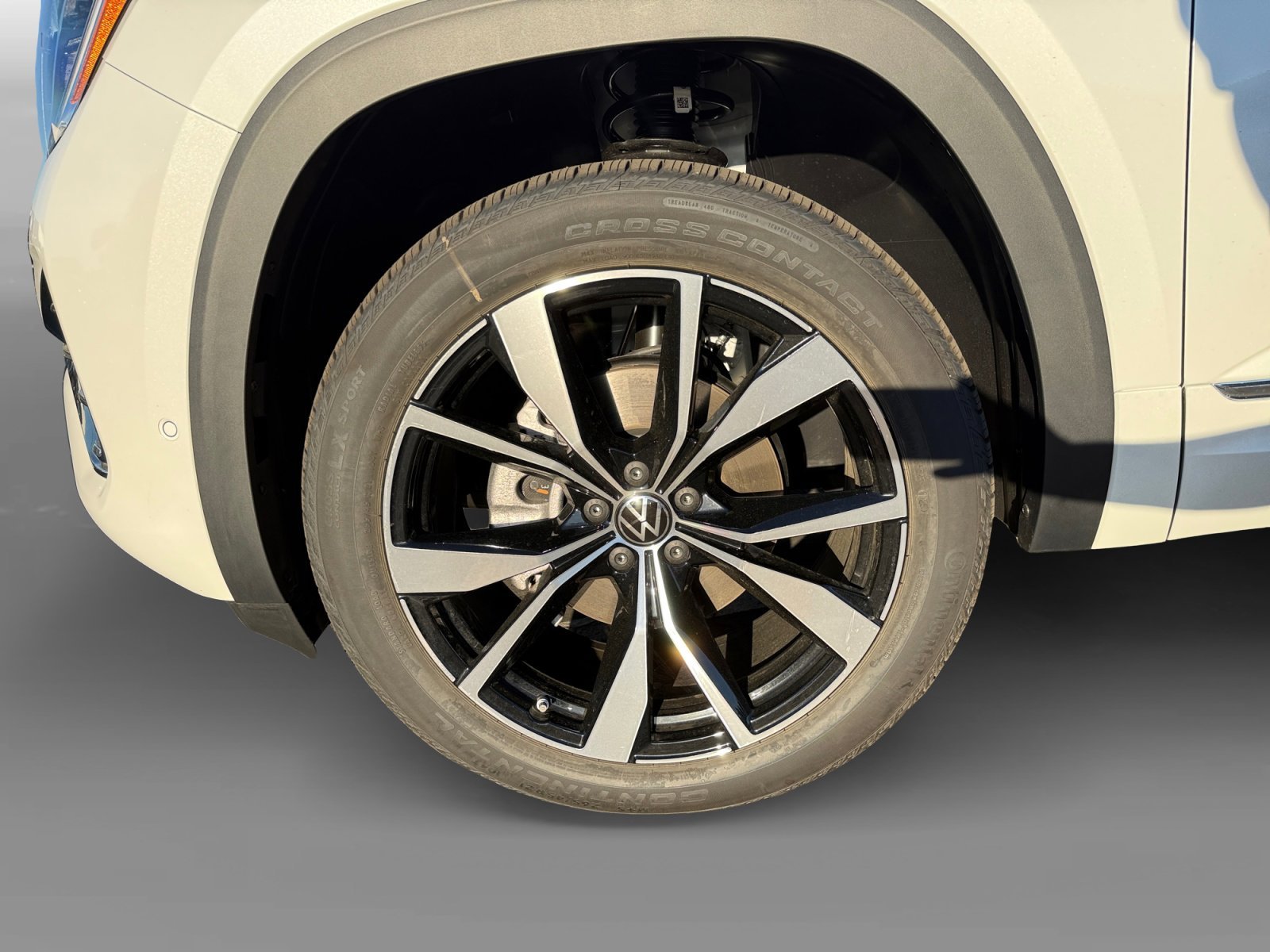 2025 Volkswagen Atlas SEL Premium R-Line - Photo 9