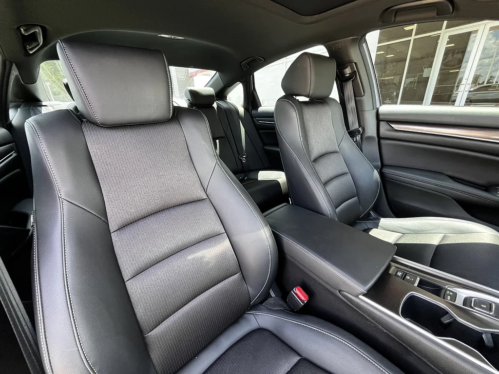 Used 2022 Sonic Gray Pearl Honda Sport image 8