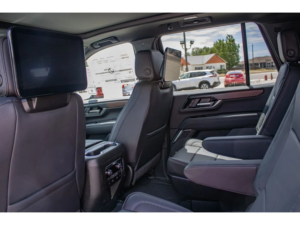 2026 GMC Yukon Denali - Photo 20