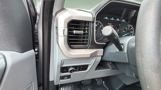 Used 2023 Silver Ford XLT image 21