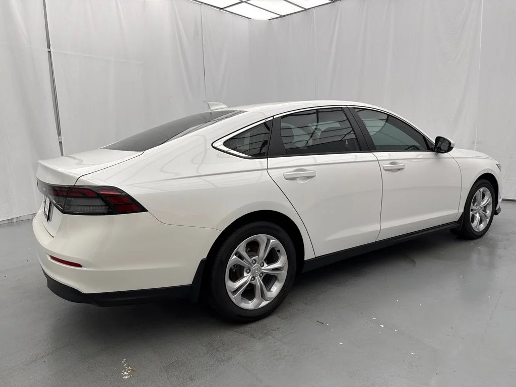 New 2026 Platinum White Pearl Honda LX image 11