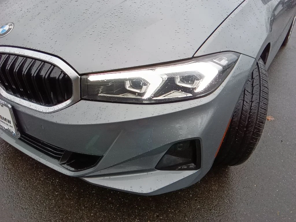 2025 BMW 3 Series 330i - Photo 28