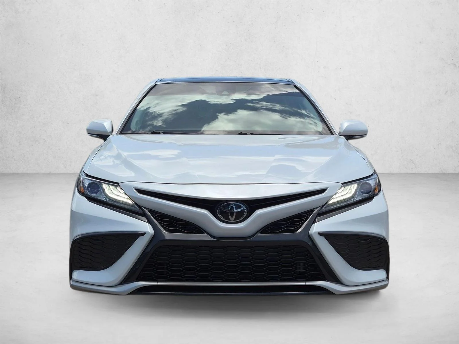 Used 2023 Wind Chill Pearl Toyota XSE image 2