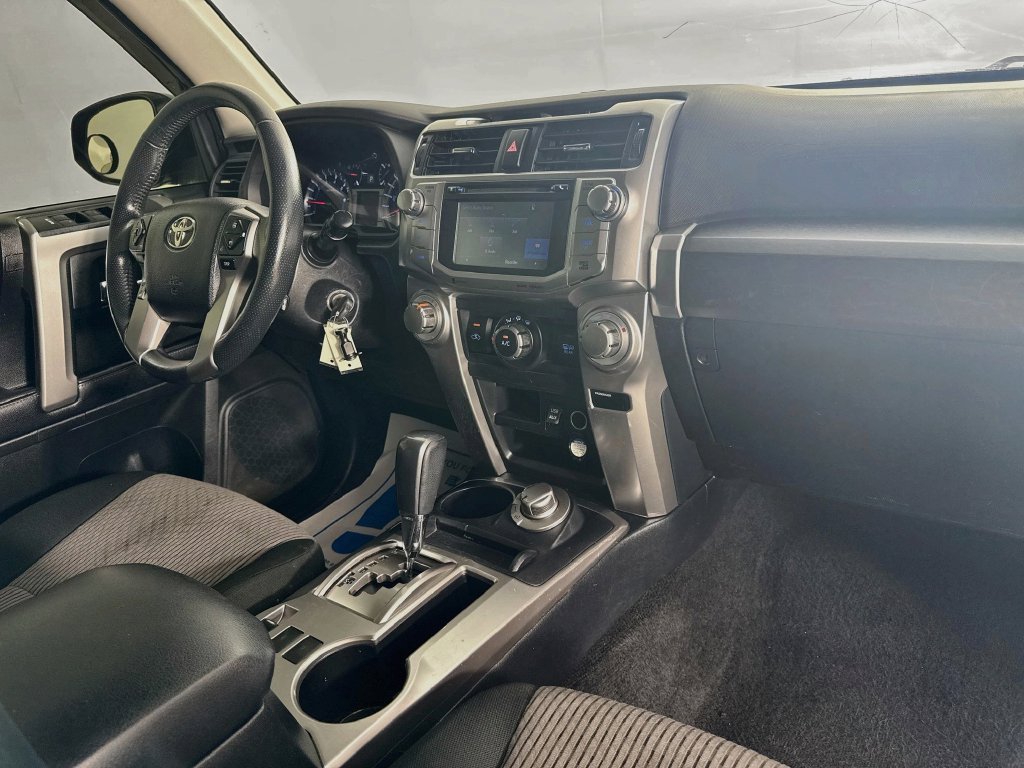 Used 2018 Midnight Black Metallic Toyota SR5 image 32