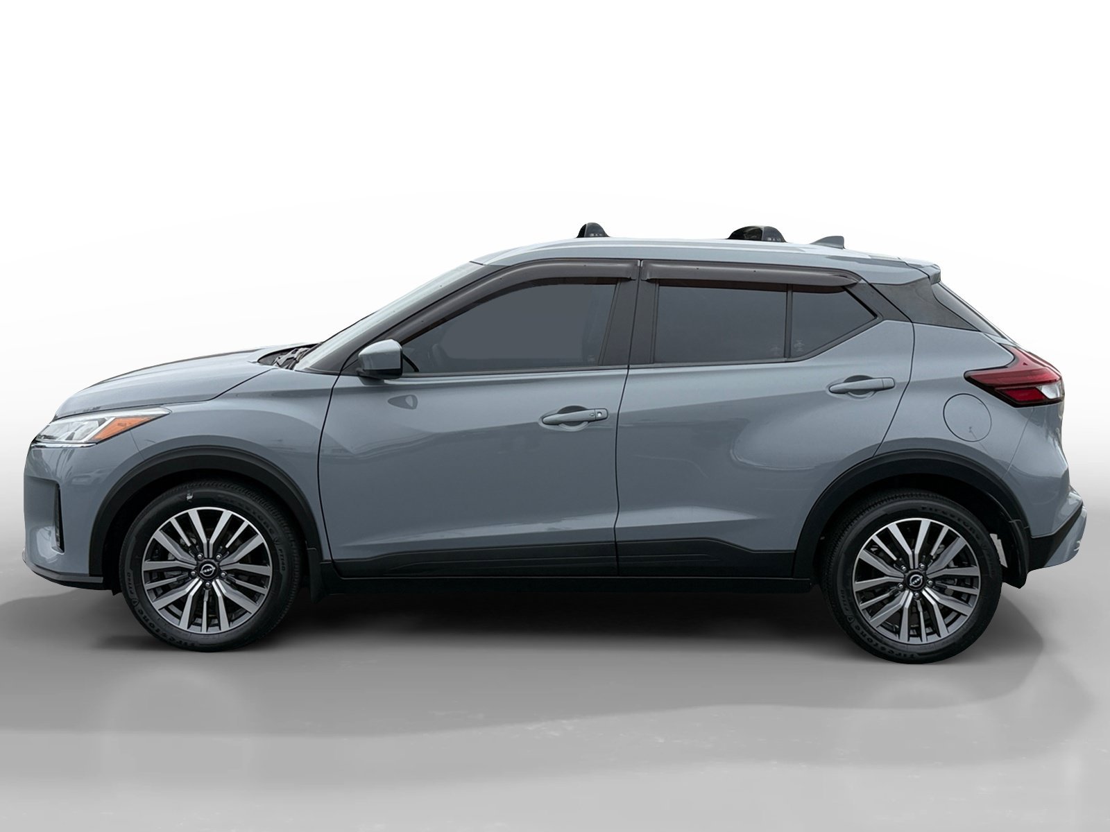 Used 2022 Nissan Kicks SV with VIN 3N1CP5CV5NL506594 for sale in Salinas, CA