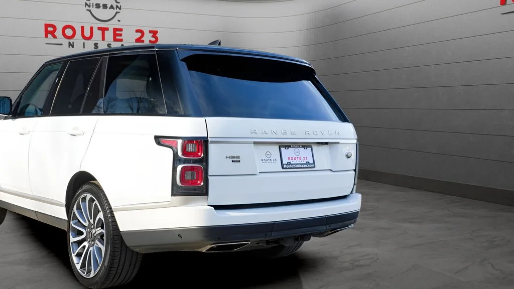 Used 2022 White Land Rover Westminster image 18