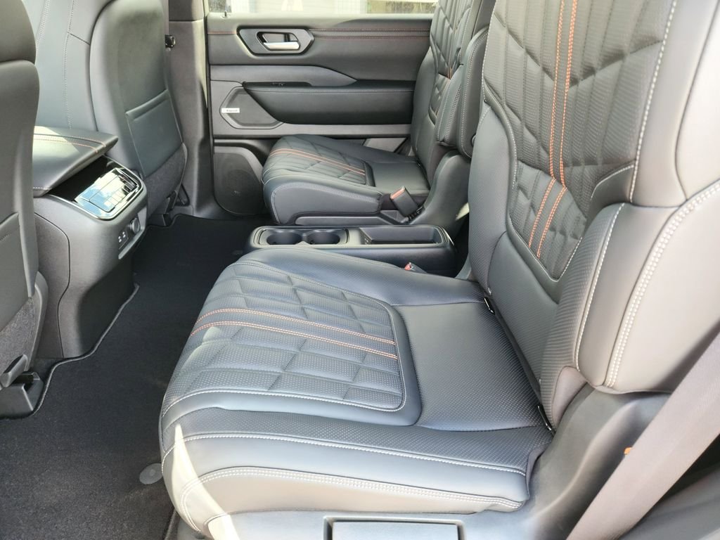 2026 Nissan Armada PRO-4X - Photo 11