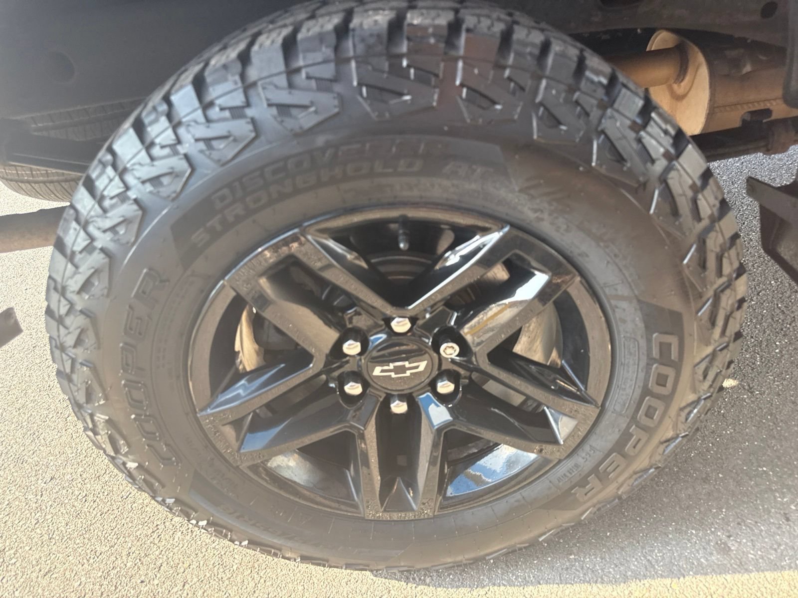 Used 2020 Shadow Gray Metallic Chevrolet LT Trail Boss with Convenience Package - Trailering Package image 13