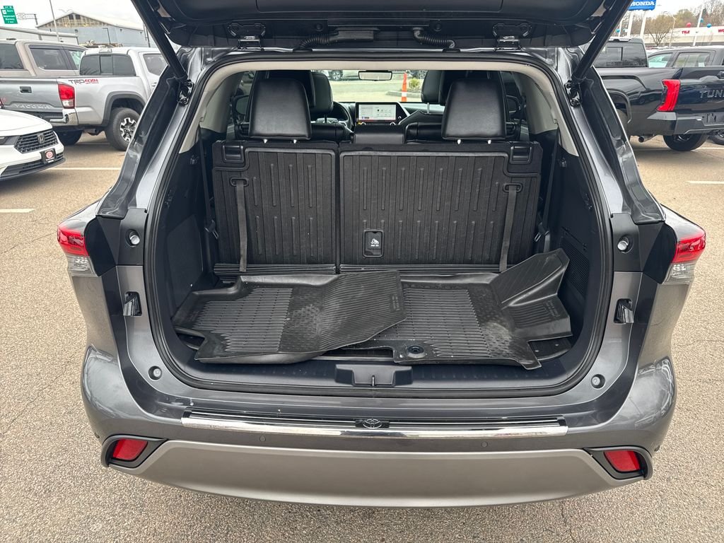 Used 2023 Gray Toyota Platinum image 8