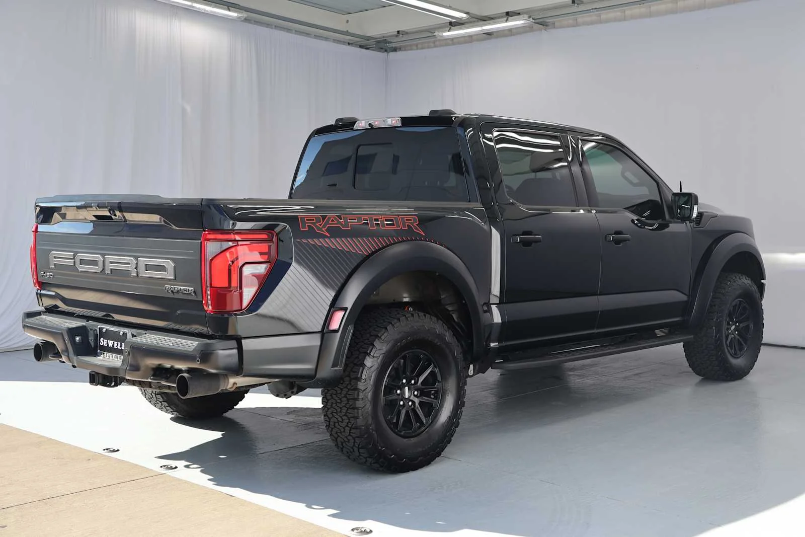 Used 2025 Agate Black Metallic Ford Raptor image 7