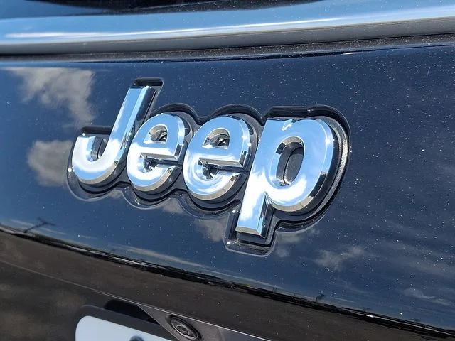 Certified Used 2025 Black Jeep Limited image 30