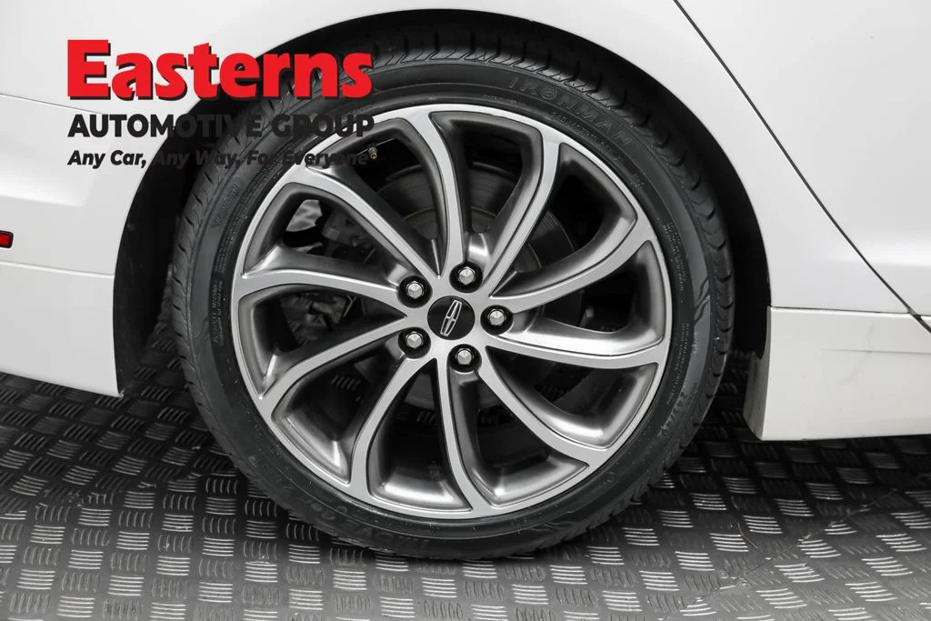 Used 2019 White Lincoln Reserve image 31