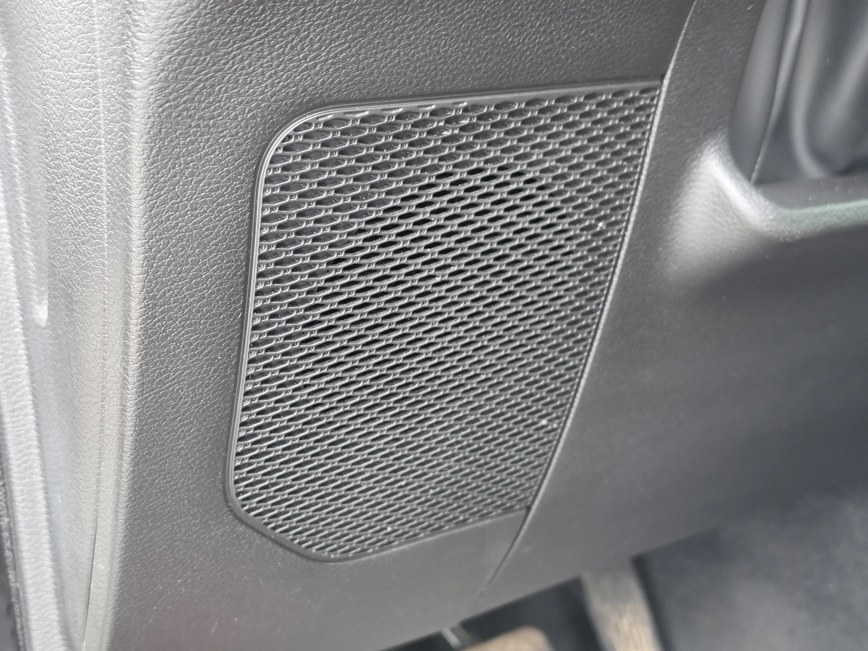 Used 2023 Black Clearcoat Jeep Mojave image 25