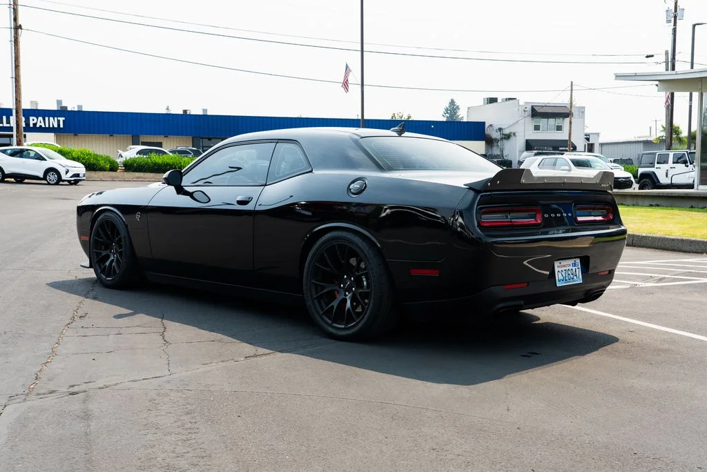 Used 2015 Pitch Black Clearcoat Dodge SRT Hellcat image 2