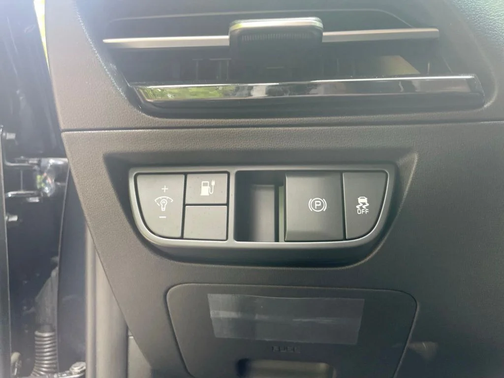 Used 2024 Gravity Blue Kia Light image 10