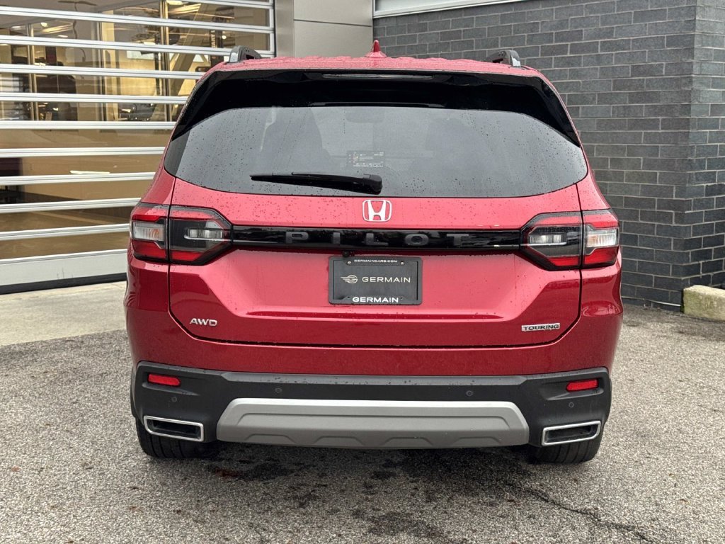 Used 2025 Red Honda Touring image 5