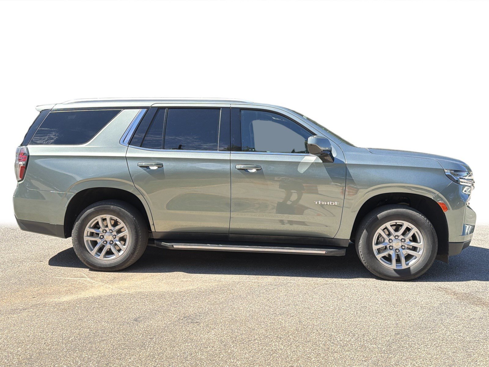 Used 2023 Silver Sage Metallic Chevrolet LT image 27