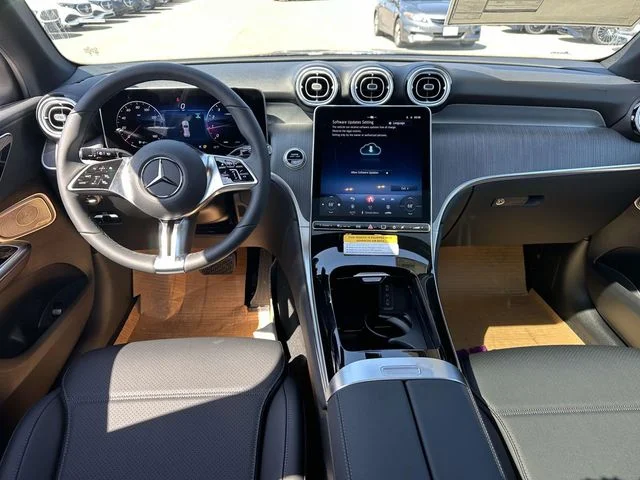 New 2026 Black Mercedes-Benz GLC 300 image 5