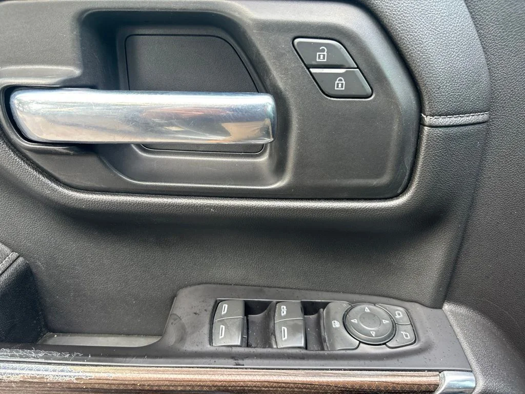 Used 2020 Gray Chevrolet RST image 28