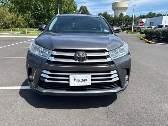 Used 2017 Gray Toyota XLE image 2
