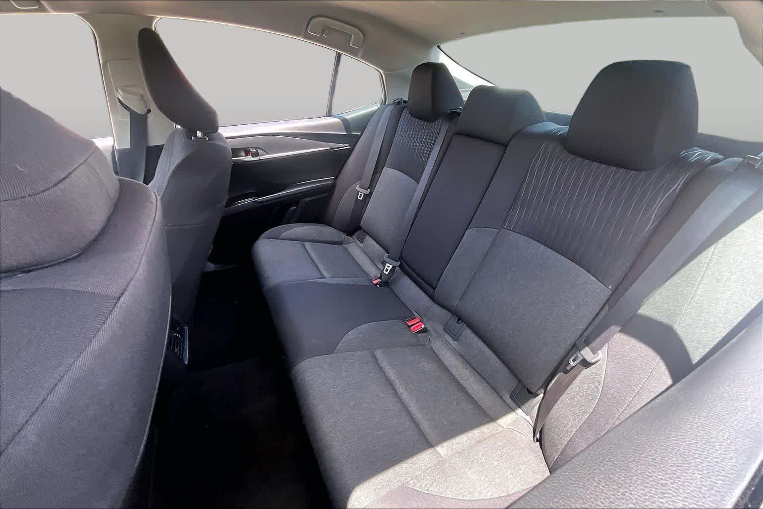 Used 2025 Ice Cap Toyota LE image 20