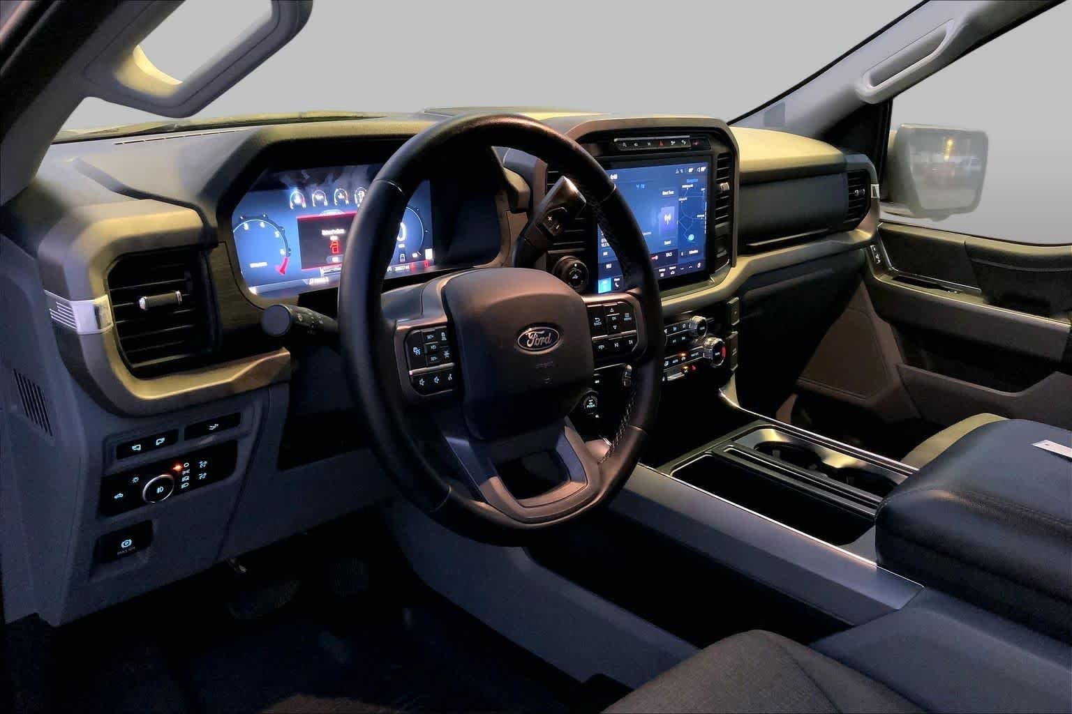 Used 2024 Avalanche Gray Ford XLT image 15