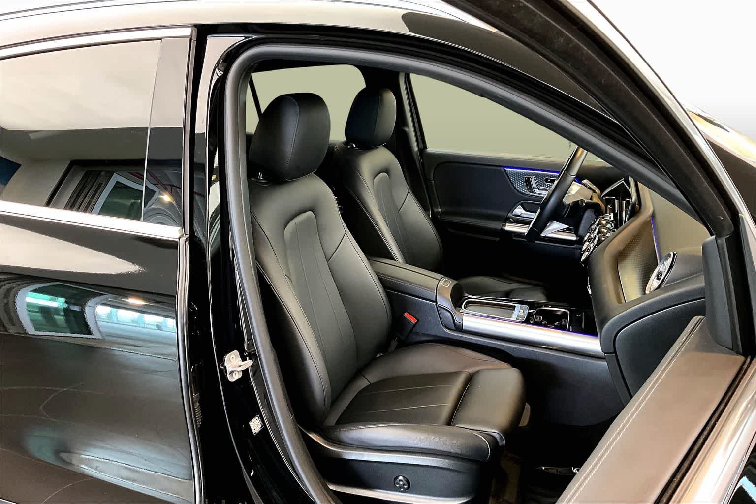Used 2024 Night Black Mercedes-Benz GLA 250 image 9