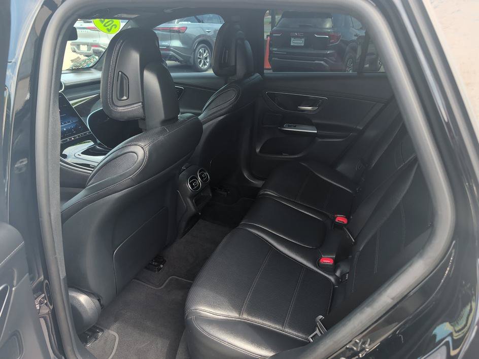 Used 2025 Black Mercedes-Benz GLC 300 image 9