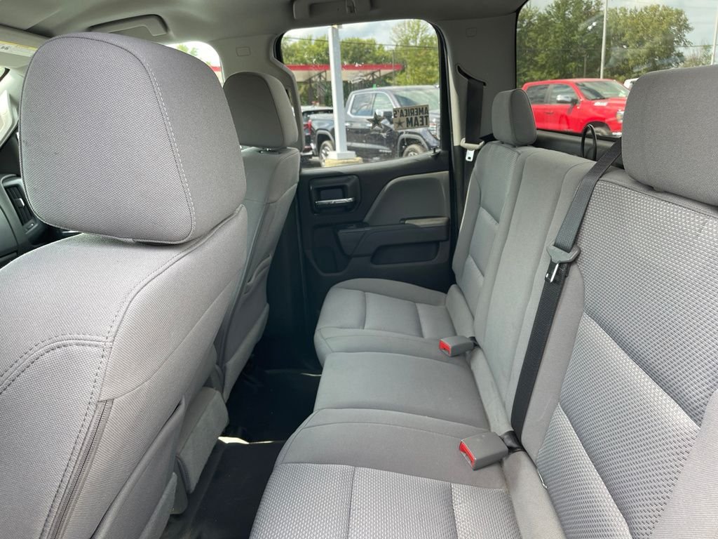 Used 2018 Summit White Chevrolet WT image 11