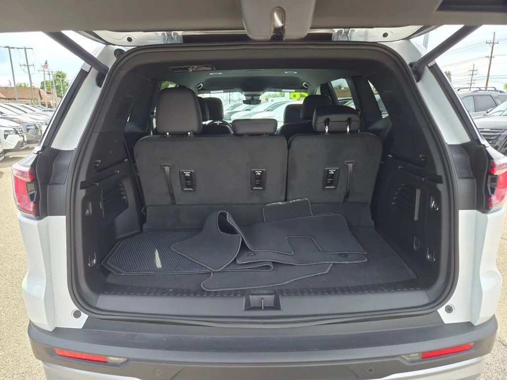 Used 2026 White GMC Elevation image 16