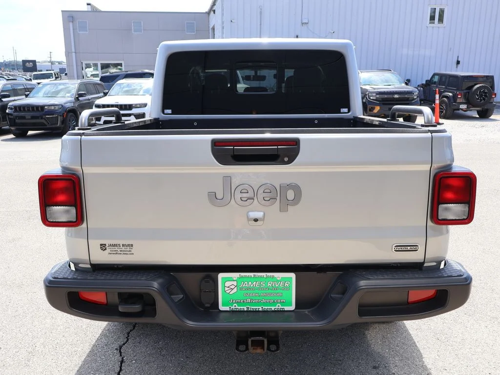 Used 2022 Silver Jeep Overland image 4