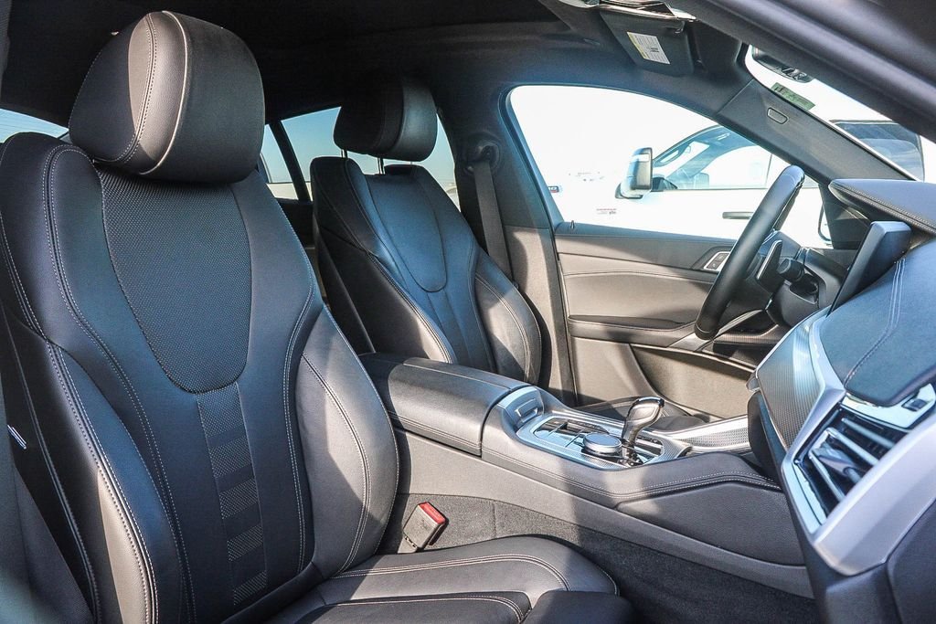 Used 2022 White Metallic BMW xDrive40i image 17