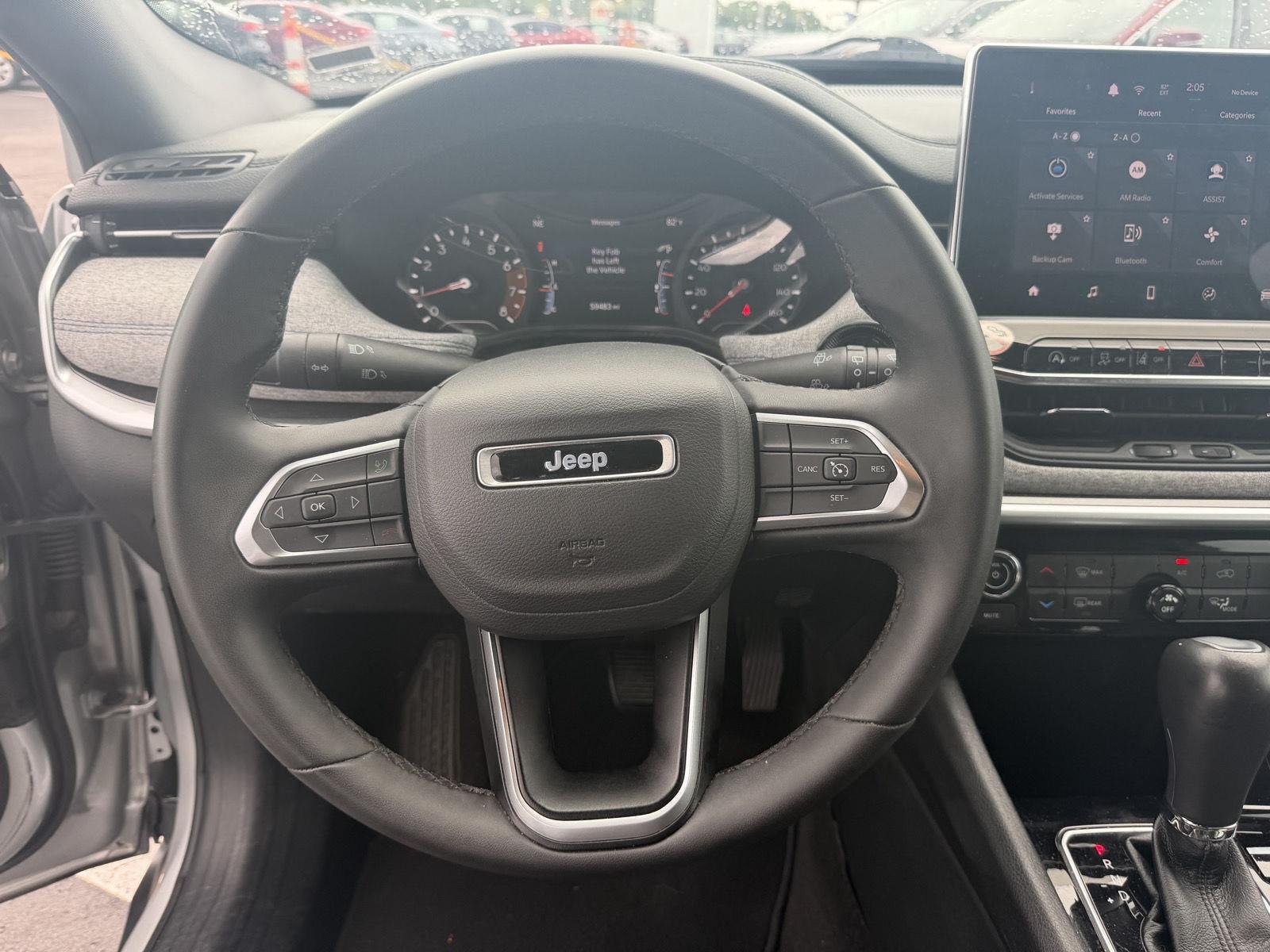 Used 2024 Silver Zynith Metallic Clearcoat Jeep Latitude image 16