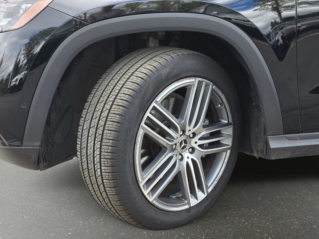 Used 2025  Mercedes-Benz GLS 450 image 39