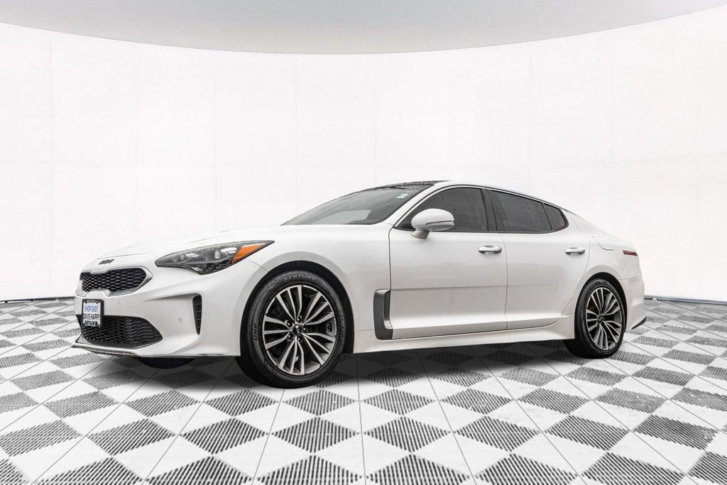 Used 2018 White Kia Premium image 6
