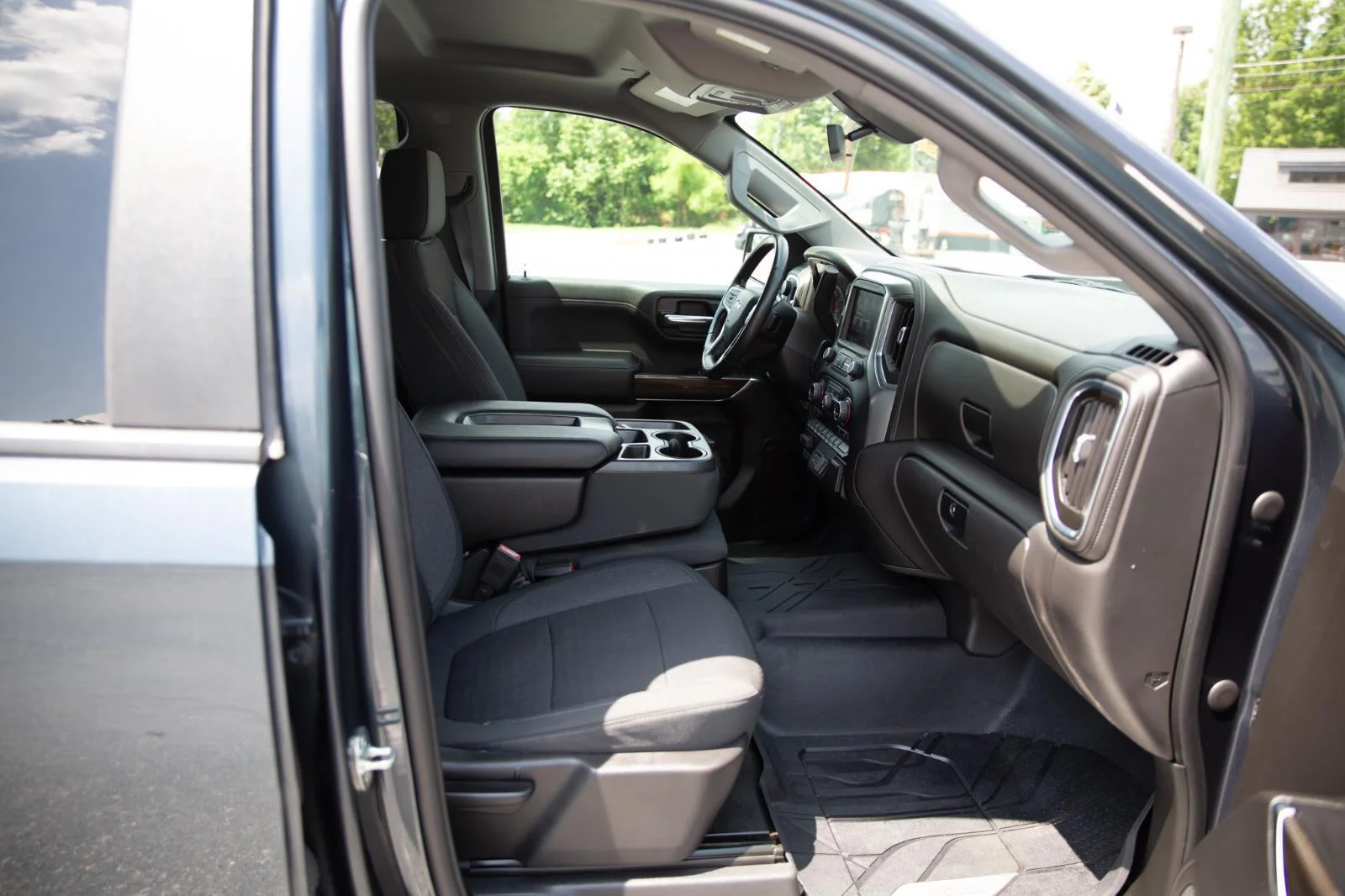 Used 2021 Shadow Gray Metallic Chevrolet LT image 22