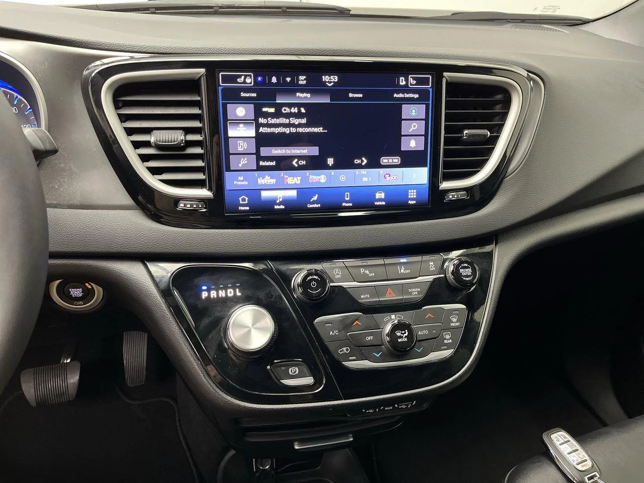 2025 Chrysler Pacifica Select - Photo 16