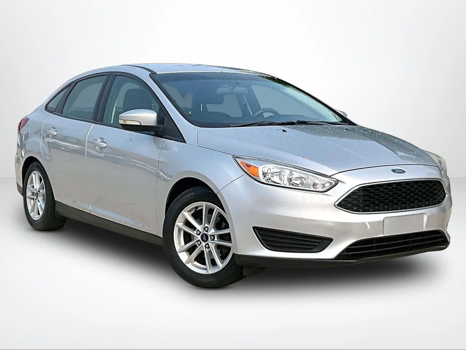 Used 2016 Silver Ford SE image 12