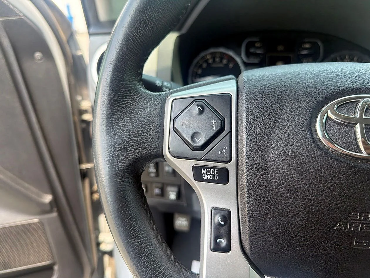 Used 2021  Toyota Limited image 15