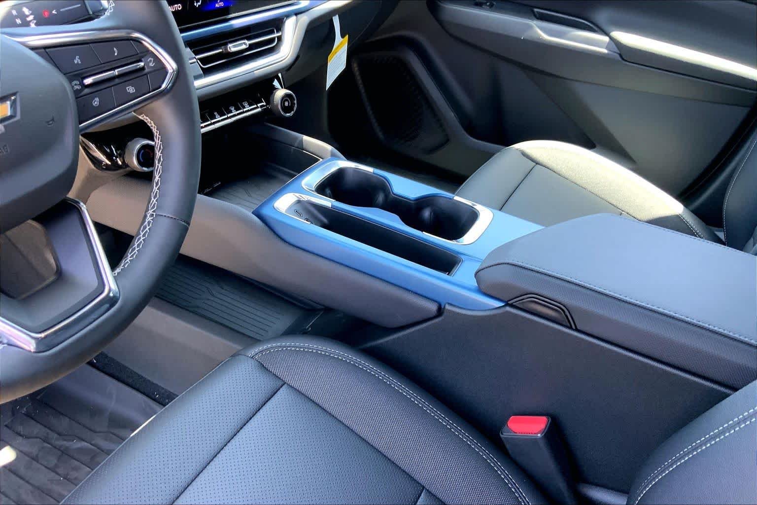 2026 Chevrolet Equinox EV 2LT - Photo 8