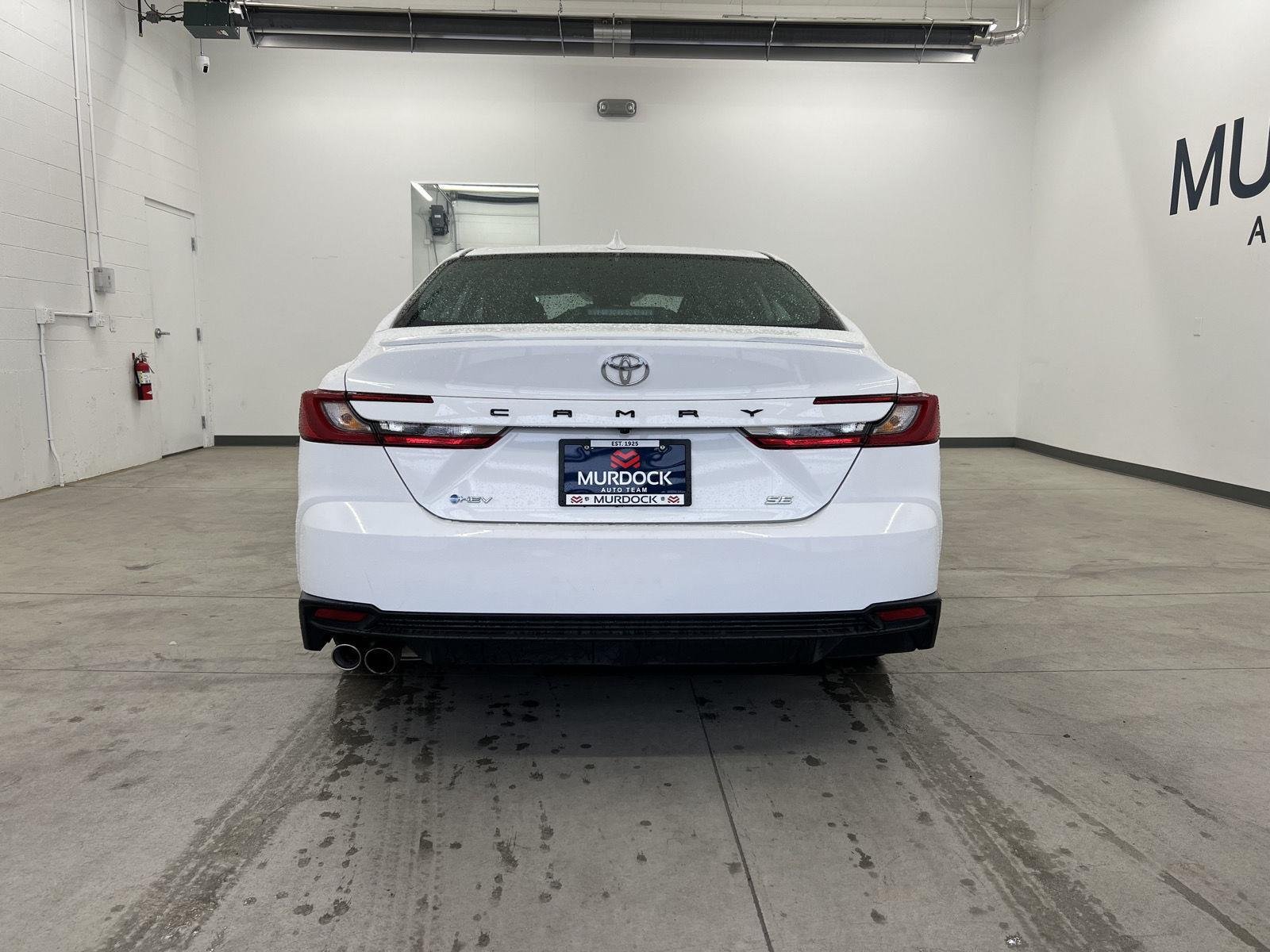 2025 Toyota Camry SE - Photo 3