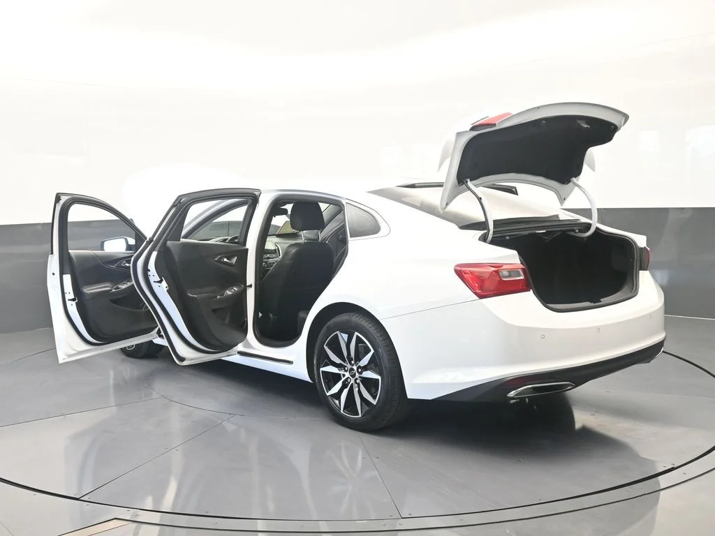 Used 2024 Summit White Chevrolet RS image 68